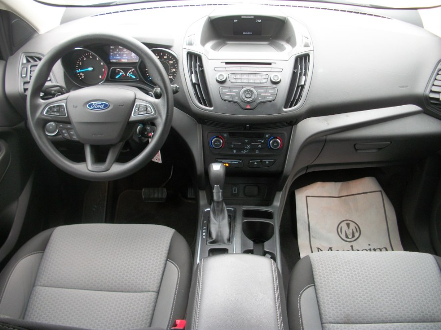 2017 Ford Escape SE 4WD, available for sale in Jamaica, New York | Gateway Car Dealer Inc. Jamaica, New York 2017 Ford Escape SE 4WD, available for sale in Jamaica, New York | Gateway Car Dealer Inc. Jamaica, New York