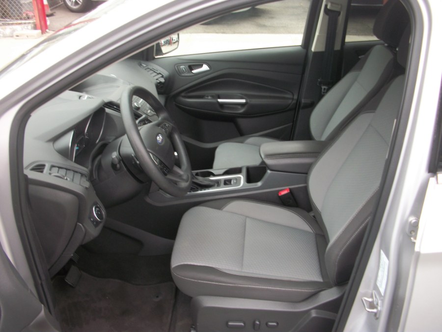 2017 Ford Escape SE 4WD, available for sale in Jamaica, New York | Gateway Car Dealer Inc. Jamaica, New York 2017 Ford Escape SE 4WD, available for sale in Jamaica, New York | Gateway Car Dealer Inc. Jamaica, New York