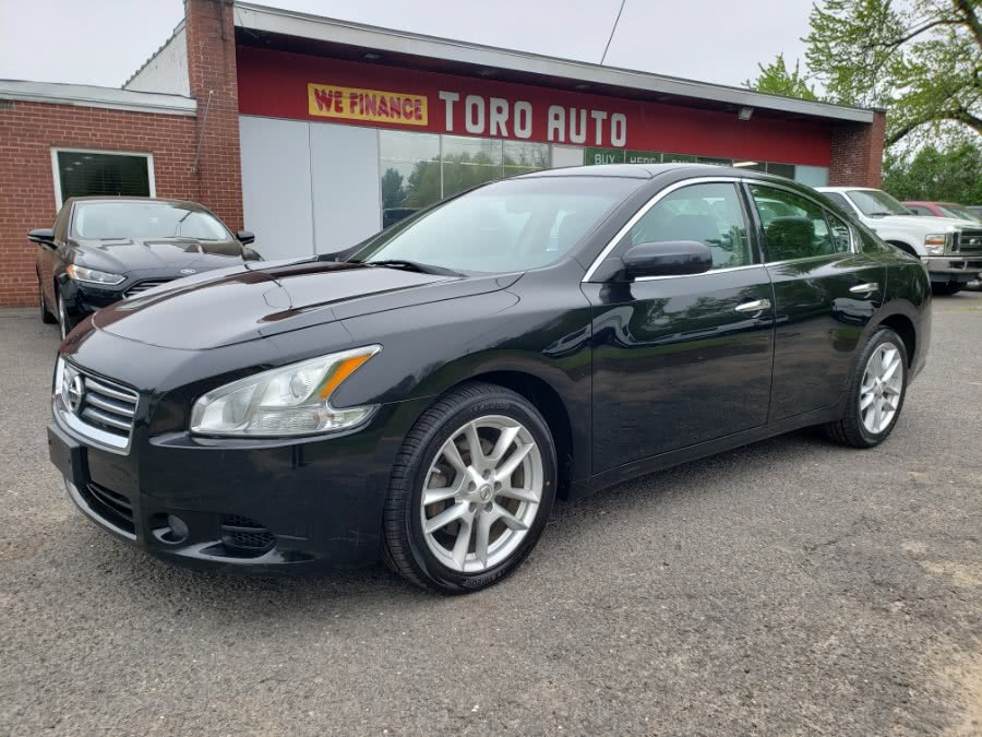 2012 Nissan Maxima SV w/Premium Pkg Leather & Sunroof, available for sale in East Windsor, Connecticut | Toro Auto. East Windsor, Connecticut
