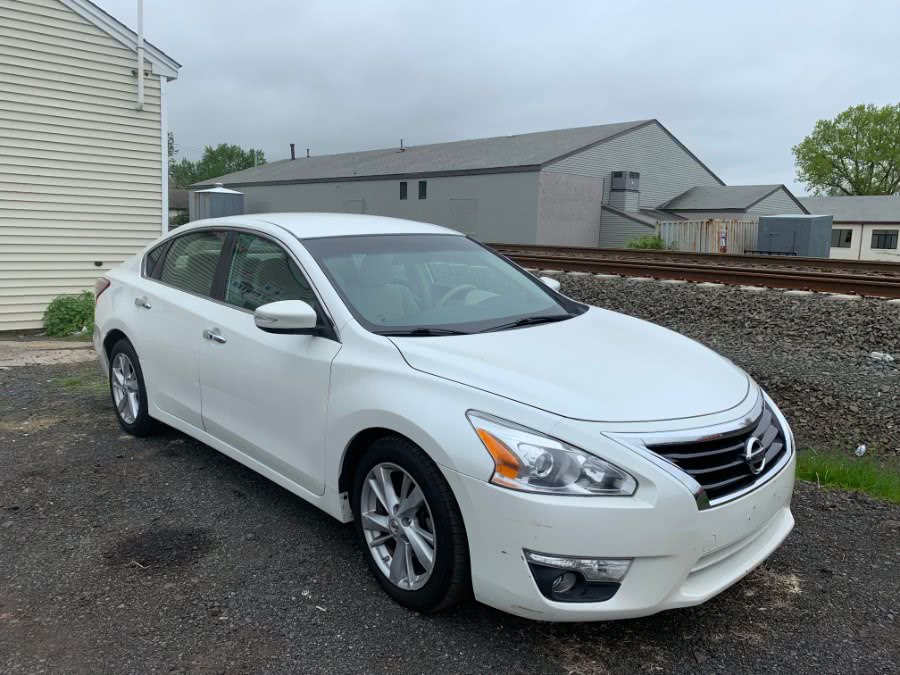 2013 Nissan Altima 4dr Sdn I4 2.5 SL, available for sale in Wallingford, Connecticut | Wallingford Auto Center LLC. Wallingford, Connecticut