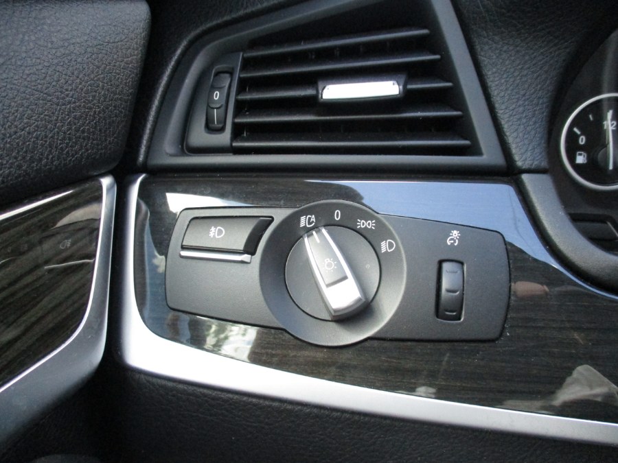 2012 BMW 5 Series 4dr Sdn 528i xDrive AWD, available for sale in West Babylon, New York | New Gen Auto Group. West Babylon, New York 2012 BMW 5 Series 4dr Sdn 528i xDrive AWD, available for sale in West Babylon, New York | New Gen Auto Group. West Babylon, New York