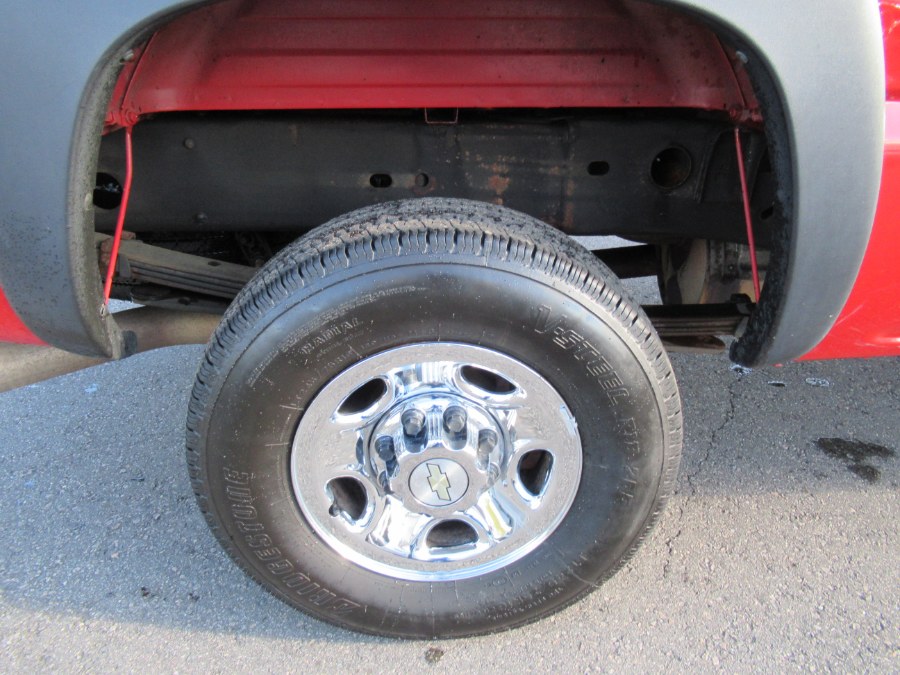 2007 Chevrolet Silverado 2500HD Classic 4WD Ext Cab 143.5" Work Truck, available for sale in South Windsor, Connecticut | Mike And Tony Auto Sales, Inc. South Windsor, Connecticut 2007 Chevrolet Silverado 2500HD Classic 4WD Ext Cab 143.5" Work Truck, available for sale in South Windsor, Connecticut | Mike And Tony Auto Sales, Inc. South Windsor, Connecticut