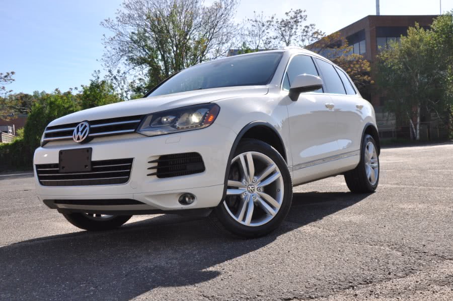 2011 Volkswagen Touareg 4dr TDI Exec *Ltd Avail*, available for sale in Waterbury, Connecticut | Platinum Auto Care. Waterbury, Connecticut