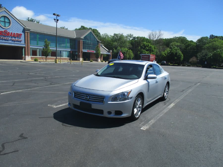 2014 Nissan Maxima 4dr Sdn 3.5 SV - Clean Carfax, available for sale in New Britain, Connecticut | Universal Motors LLC. New Britain, Connecticut