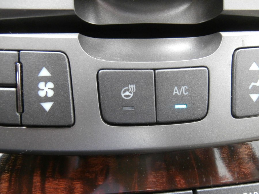 2013 Buick LaCrosse 4dr Sdn Premium 2 FWD, available for sale in Waterbury, Connecticut | Jim Juliani Motors. Waterbury, Connecticut 2013 Buick LaCrosse 4dr Sdn Premium 2 FWD, available for sale in Waterbury, Connecticut | Jim Juliani Motors. Waterbury, Connecticut