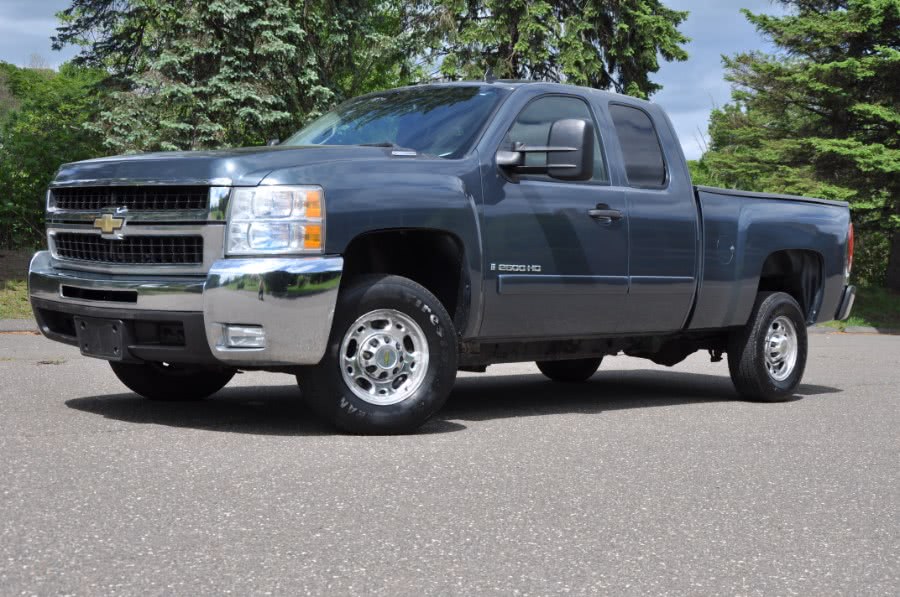 2007 Chevrolet Silverado 2500HD 4WD Ext Cab 143.5" LT w/2LT, available for sale in Waterbury, Connecticut | Platinum Auto Care. Waterbury, Connecticut