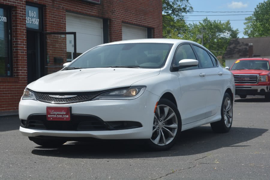 Used Chrysler 200 4dr Sdn S FWD 2015 | Longmeadow Motor Cars. ENFIELD, Connecticut