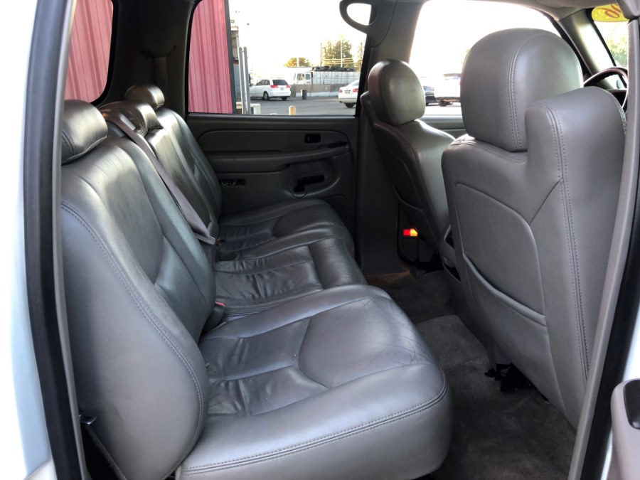 2006 Chevrolet Suburban 4dr 1500 2WD LT, available for sale in Corona, California | Spectrum Motors. Corona, California 2006 Chevrolet Suburban 4dr 1500 2WD LT, available for sale in Corona, California | Spectrum Motors. Corona, California