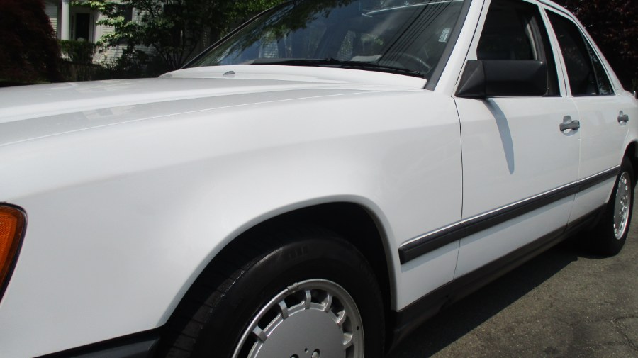 1989 Mercedes-Benz 300E E-CLASS, available for sale in Bronx, New York | TNT Auto Sales USA inc. Bronx, New York 1989 Mercedes-Benz 300E E-CLASS, available for sale in Bronx, New York | TNT Auto Sales USA inc. Bronx, New York
