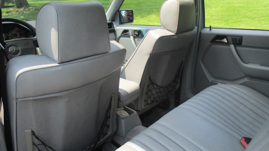 1989 Mercedes-Benz 300E E-CLASS, available for sale in Bronx, New York | TNT Auto Sales USA inc. Bronx, New York 1989 Mercedes-Benz 300E E-CLASS, available for sale in Bronx, New York | TNT Auto Sales USA inc. Bronx, New York