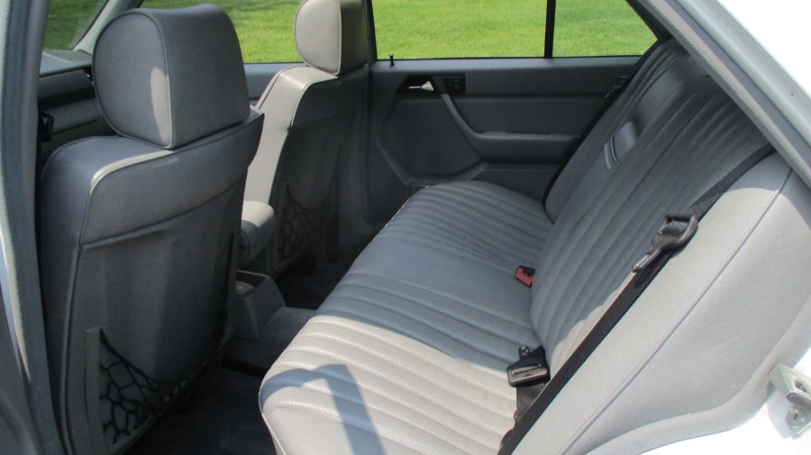 1989 Mercedes-Benz 300E E-CLASS, available for sale in Bronx, New York | TNT Auto Sales USA inc. Bronx, New York 1989 Mercedes-Benz 300E E-CLASS, available for sale in Bronx, New York | TNT Auto Sales USA inc. Bronx, New York