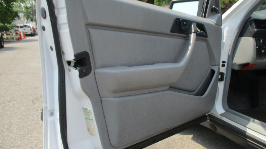 1989 Mercedes-Benz 300E E-CLASS, available for sale in Bronx, New York | TNT Auto Sales USA inc. Bronx, New York 1989 Mercedes-Benz 300E E-CLASS, available for sale in Bronx, New York | TNT Auto Sales USA inc. Bronx, New York