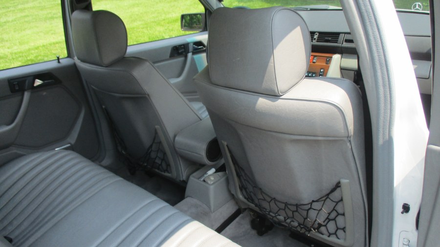 1989 Mercedes-Benz 300E E-CLASS, available for sale in Bronx, New York | TNT Auto Sales USA inc. Bronx, New York 1989 Mercedes-Benz 300E E-CLASS, available for sale in Bronx, New York | TNT Auto Sales USA inc. Bronx, New York