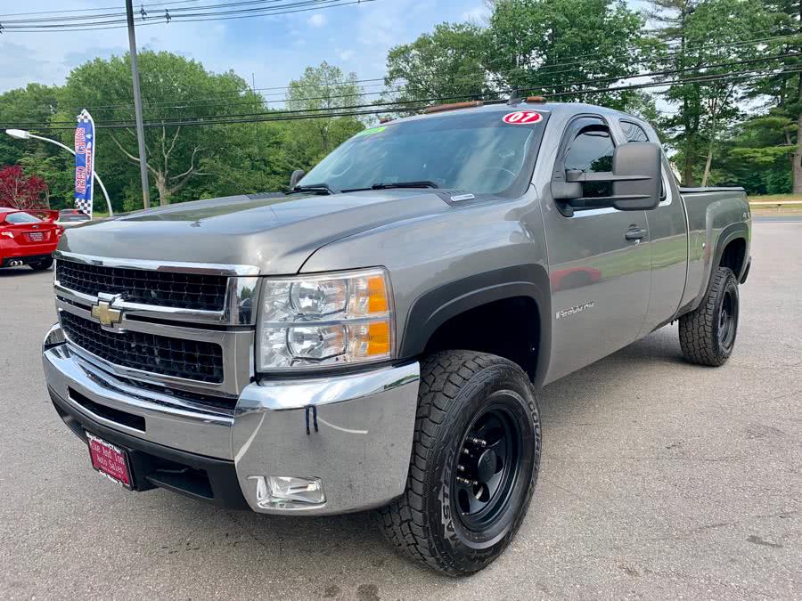 2007 Chevrolet Silverado 2500HD 4WD Ext Cab 143.5" LT w/2LT, available for sale in South Windsor, Connecticut | Mike And Tony Auto Sales, Inc. South Windsor, Connecticut