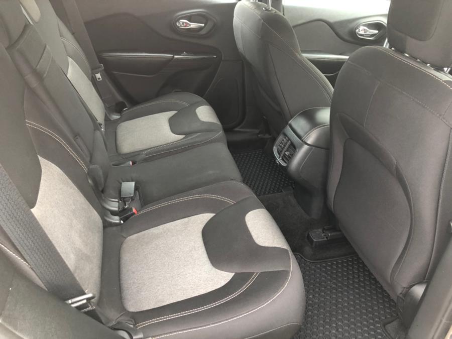 2015 Jeep Cherokee 4WD 4dr Sport, available for sale in Milford, Connecticut | Chip's Auto Sales Inc. Milford, Connecticut 2015 Jeep Cherokee 4WD 4dr Sport, available for sale in Milford, Connecticut | Chip's Auto Sales Inc. Milford, Connecticut