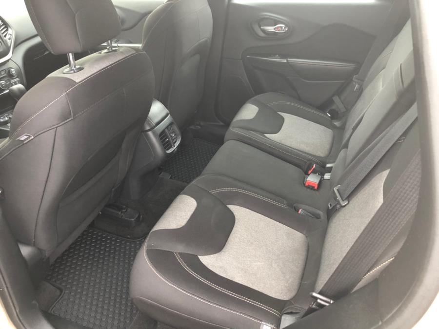 2015 Jeep Cherokee 4WD 4dr Sport, available for sale in Milford, Connecticut | Chip's Auto Sales Inc. Milford, Connecticut 2015 Jeep Cherokee 4WD 4dr Sport, available for sale in Milford, Connecticut | Chip's Auto Sales Inc. Milford, Connecticut