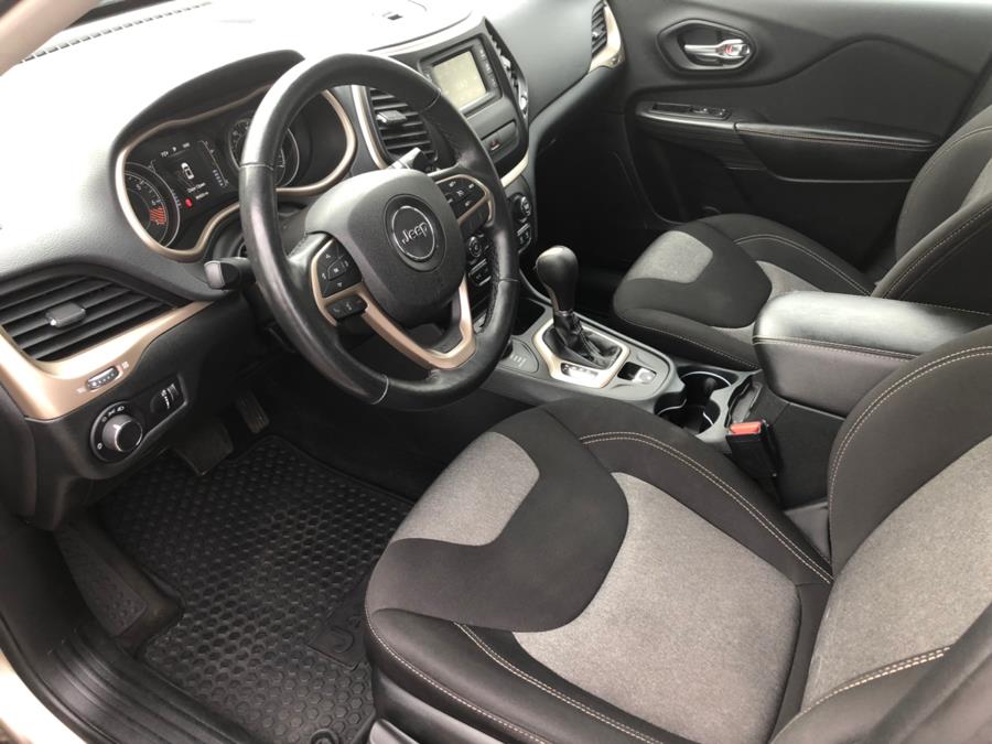 2015 Jeep Cherokee 4WD 4dr Sport, available for sale in Milford, Connecticut | Chip's Auto Sales Inc. Milford, Connecticut 2015 Jeep Cherokee 4WD 4dr Sport, available for sale in Milford, Connecticut | Chip's Auto Sales Inc. Milford, Connecticut
