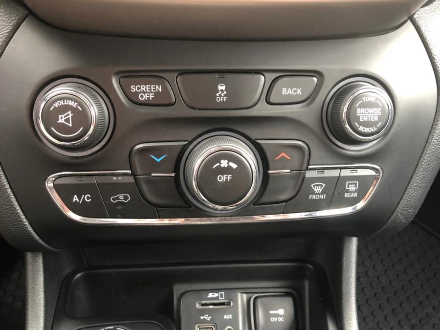 2015 Jeep Cherokee 4WD 4dr Sport, available for sale in Milford, Connecticut | Chip's Auto Sales Inc. Milford, Connecticut 2015 Jeep Cherokee 4WD 4dr Sport, available for sale in Milford, Connecticut | Chip's Auto Sales Inc. Milford, Connecticut