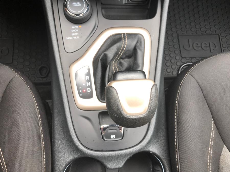 2015 Jeep Cherokee 4WD 4dr Sport, available for sale in Milford, Connecticut | Chip's Auto Sales Inc. Milford, Connecticut 2015 Jeep Cherokee 4WD 4dr Sport, available for sale in Milford, Connecticut | Chip's Auto Sales Inc. Milford, Connecticut