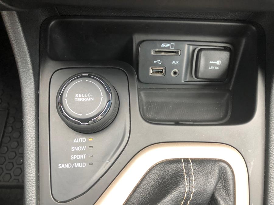 2015 Jeep Cherokee 4WD 4dr Sport, available for sale in Milford, Connecticut | Chip's Auto Sales Inc. Milford, Connecticut 2015 Jeep Cherokee 4WD 4dr Sport, available for sale in Milford, Connecticut | Chip's Auto Sales Inc. Milford, Connecticut