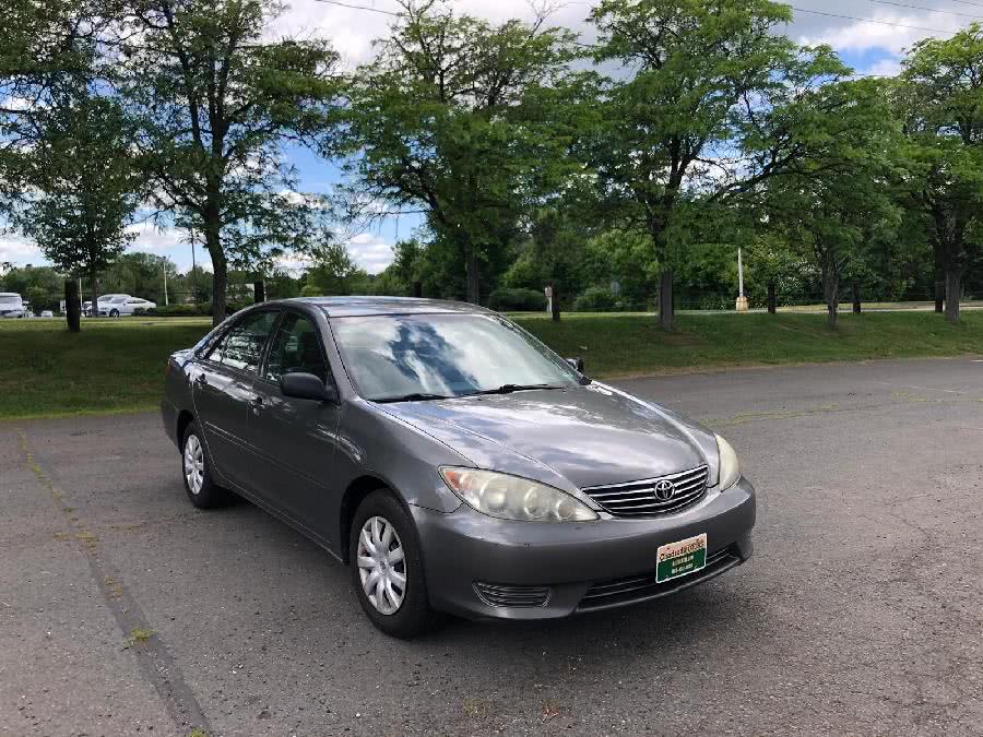 2005 Toyota Camry 4dr Sdn LE Auto (Natl), available for sale in West Hartford, Connecticut | Chadrad Motors llc. West Hartford, Connecticut