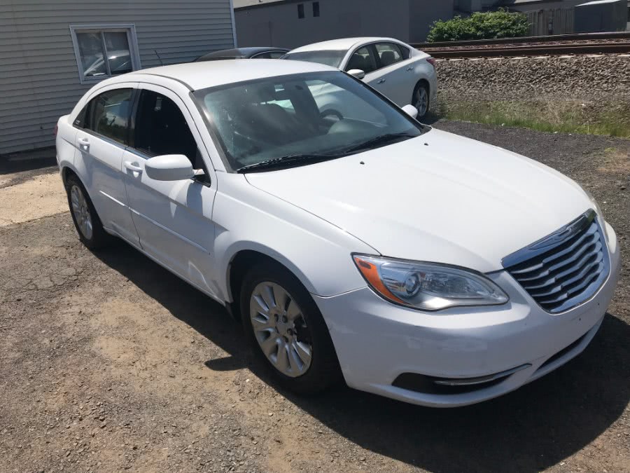 Used Chrysler 200 4dr Sdn LX 2012 | Wallingford Auto Center LLC. Wallingford, Connecticut