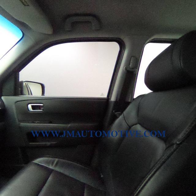 2011 Honda Pilot 4WD 4dr Touring w/RES & Navi, available for sale in Naugatuck, Connecticut | J&M Automotive Sls&Svc LLC. Naugatuck, Connecticut 2011 Honda Pilot 4WD 4dr Touring w/RES & Navi, available for sale in Naugatuck, Connecticut | J&M Automotive Sls&Svc LLC. Naugatuck, Connecticut