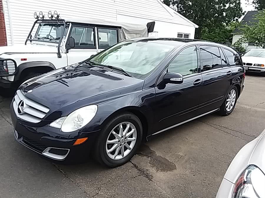2006 Mercedes-Benz R-Class 4MATIC 4dr 3.5L, available for sale in Wallingford, Connecticut | Vertucci Automotive Inc. Wallingford, Connecticut