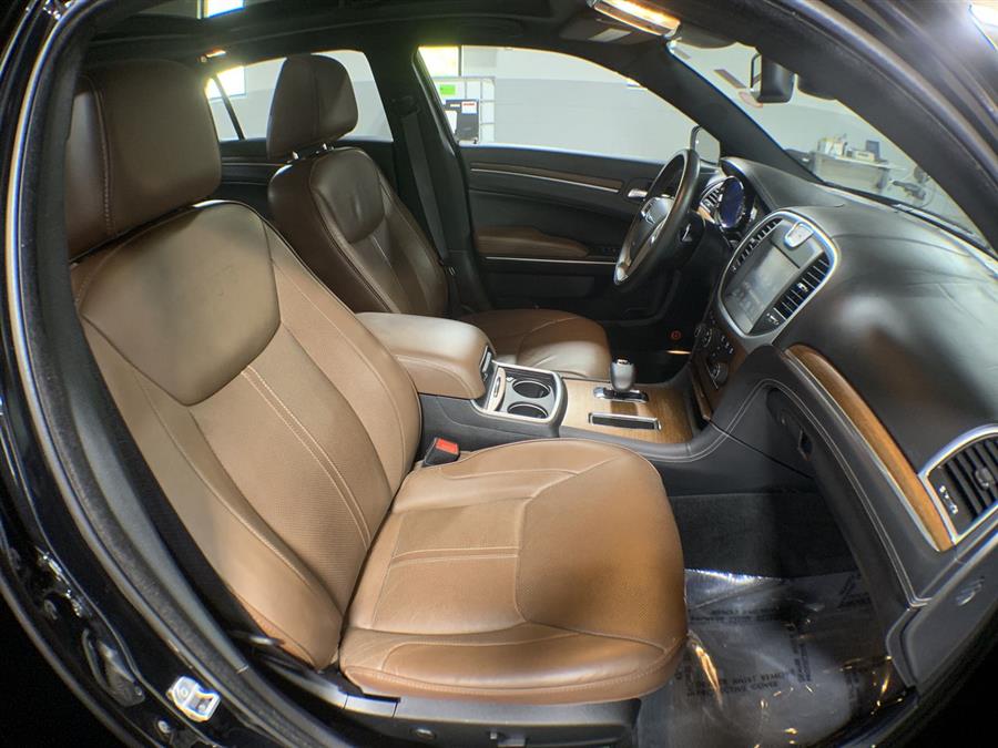 2014 Chrysler 300 4dr Sdn 300C John Varvatos Limited Edition AWD, available for sale in Stratford, Connecticut | Wiz Leasing Inc. Stratford, Connecticut 2014 Chrysler 300 4dr Sdn 300C John Varvatos Limited Edition AWD, available for sale in Stratford, Connecticut | Wiz Leasing Inc. Stratford, Connecticut