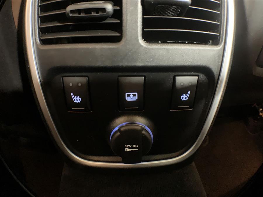 2014 Chrysler 300 4dr Sdn 300C John Varvatos Limited Edition AWD, available for sale in Stratford, Connecticut | Wiz Leasing Inc. Stratford, Connecticut 2014 Chrysler 300 4dr Sdn 300C John Varvatos Limited Edition AWD, available for sale in Stratford, Connecticut | Wiz Leasing Inc. Stratford, Connecticut