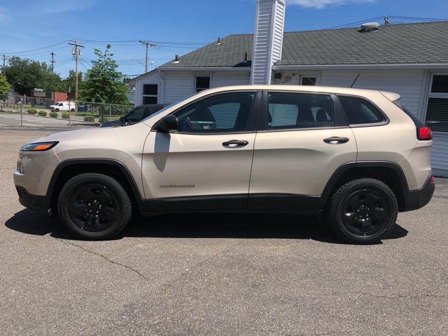 2015 Jeep Cherokee 4WD 4dr Sport, available for sale in Milford, Connecticut | Chip's Auto Sales Inc. Milford, Connecticut 2015 Jeep Cherokee 4WD 4dr Sport, available for sale in Milford, Connecticut | Chip's Auto Sales Inc. Milford, Connecticut