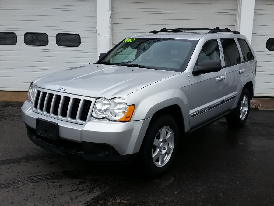 2010 Jeep Grand Cherokee 4WD 4dr Laredo, available for sale in Berlin, Connecticut | Action Automotive. Berlin, Connecticut