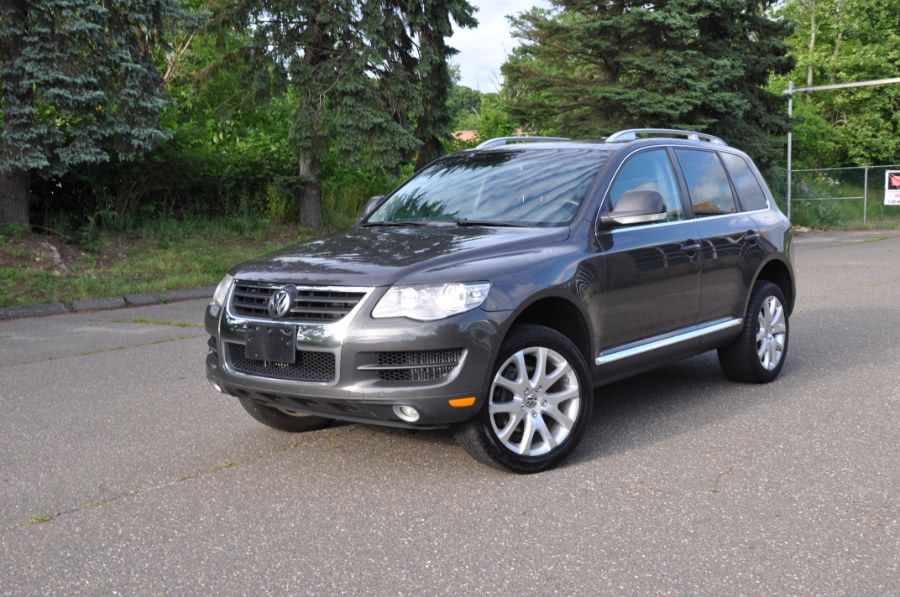 2010 Volkswagen Touareg 4dr V6 TDI, available for sale in Waterbury, Connecticut | Platinum Auto Care. Waterbury, Connecticut