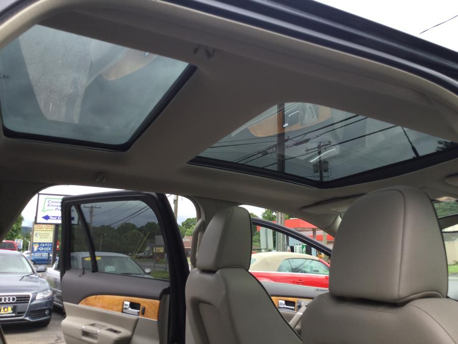 2011 Lincoln MKX AWD 4dr, available for sale in Plantsville, Connecticut | L&S Automotive LLC. Plantsville, Connecticut 2011 Lincoln MKX AWD 4dr, available for sale in Plantsville, Connecticut | L&S Automotive LLC. Plantsville, Connecticut