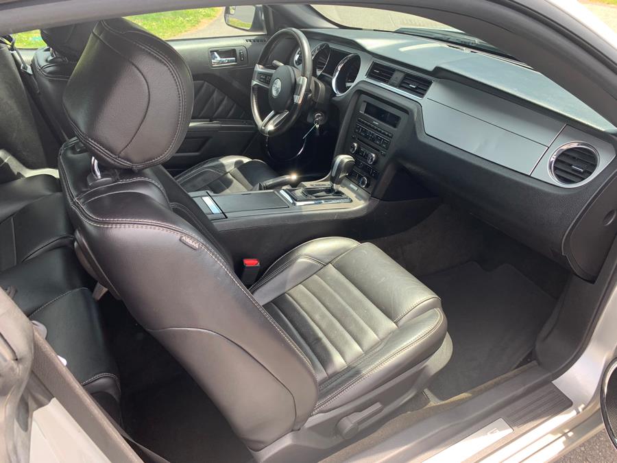 2013 Ford Mustang 2dr Cpe V6, available for sale in South Windsor, Connecticut | Mike And Tony Auto Sales, Inc. South Windsor, Connecticut 2013 Ford Mustang 2dr Cpe V6, available for sale in South Windsor, Connecticut | Mike And Tony Auto Sales, Inc. South Windsor, Connecticut