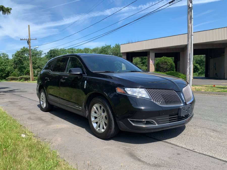 2016 Lincoln MKT 4dr Wgn 3.7L AWD w/Livery Pkg, available for sale in Bloomfield, Connecticut | Integrity Auto Sales and Service LLC. Bloomfield, Connecticut