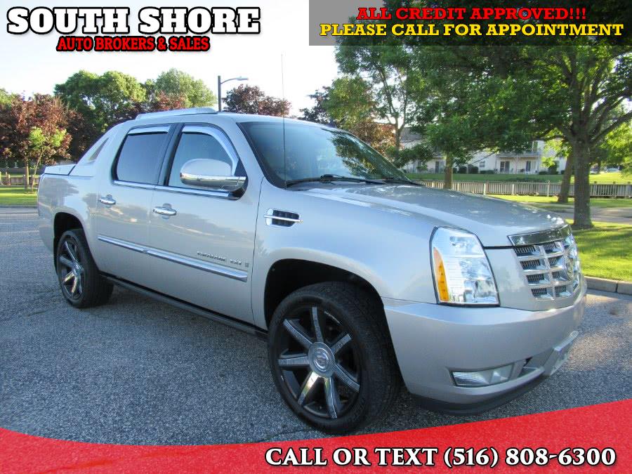 2009 Cadillac Escalade EXT AWD 4dr, available for sale in Massapequa, New York | South Shore Auto Brokers & Sales. Massapequa, New York