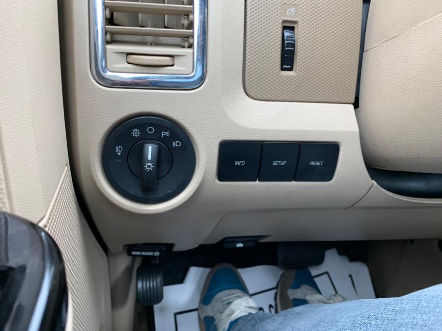 2008 Ford Escape 4WD 4dr V6 Auto Limited, available for sale in Taunton, Massachusetts | Rt 138 Auto Center Inc . Taunton, Massachusetts 2008 Ford Escape 4WD 4dr V6 Auto Limited, available for sale in Taunton, Massachusetts | Rt 138 Auto Center Inc . Taunton, Massachusetts