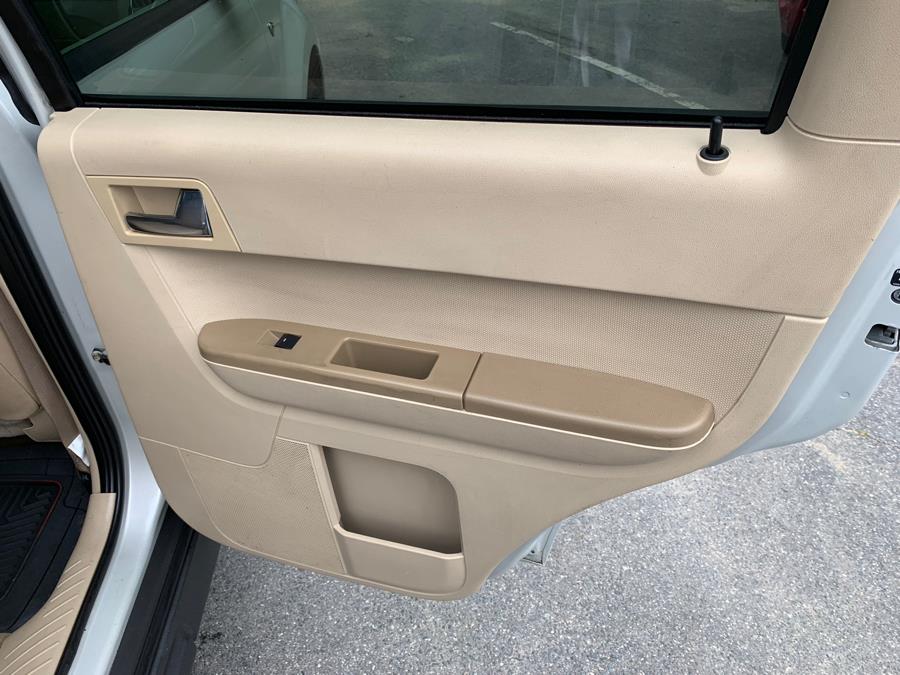 2008 Ford Escape 4WD 4dr V6 Auto Limited, available for sale in Taunton, Massachusetts | Rt 138 Auto Center Inc . Taunton, Massachusetts 2008 Ford Escape 4WD 4dr V6 Auto Limited, available for sale in Taunton, Massachusetts | Rt 138 Auto Center Inc . Taunton, Massachusetts