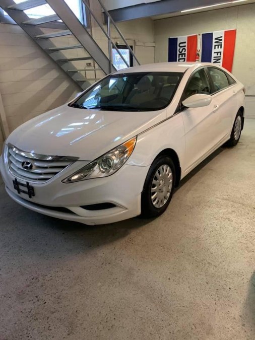 2013 Hyundai Sonata 4dr Sdn 2.4L Auto GLS *Ltd Avail*, available for sale in Danbury, Connecticut | Safe Used Auto Sales LLC. Danbury, Connecticut 2013 Hyundai Sonata 4dr Sdn 2.4L Auto GLS *Ltd Avail*, available for sale in Danbury, Connecticut | Safe Used Auto Sales LLC. Danbury, Connecticut