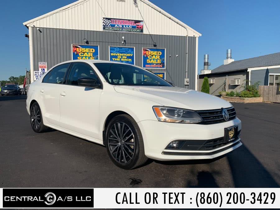 2015 Volkswagen Jetta Sedan 4dr Auto 1.8T SE PZEV, available for sale in East Windsor, Connecticut | Central A/S LLC. East Windsor, Connecticut
