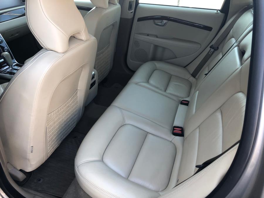 2012 Volvo XC70 AWD 4dr Wgn 3.2L Premier Plus PZEV, available for sale in Milford, Connecticut | Chip's Auto Sales Inc. Milford, Connecticut 2012 Volvo XC70 AWD 4dr Wgn 3.2L Premier Plus PZEV, available for sale in Milford, Connecticut | Chip's Auto Sales Inc. Milford, Connecticut
