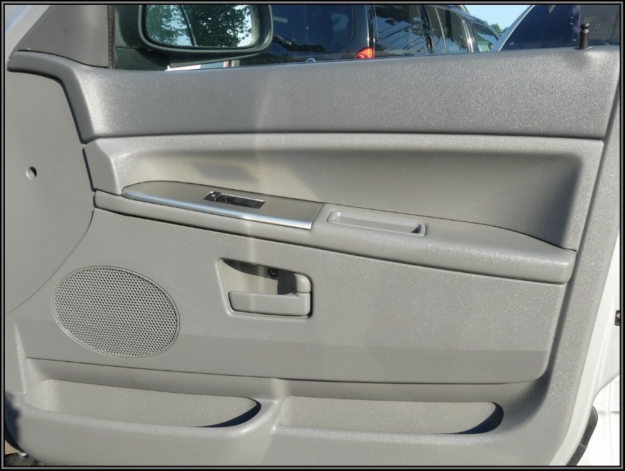 2005 Jeep Grand Cherokee 4dr Laredo 4WD, available for sale in Huntington Station, New York | My Auto Inc.. Huntington Station, New York 2005 Jeep Grand Cherokee 4dr Laredo 4WD, available for sale in Huntington Station, New York | My Auto Inc.. Huntington Station, New York