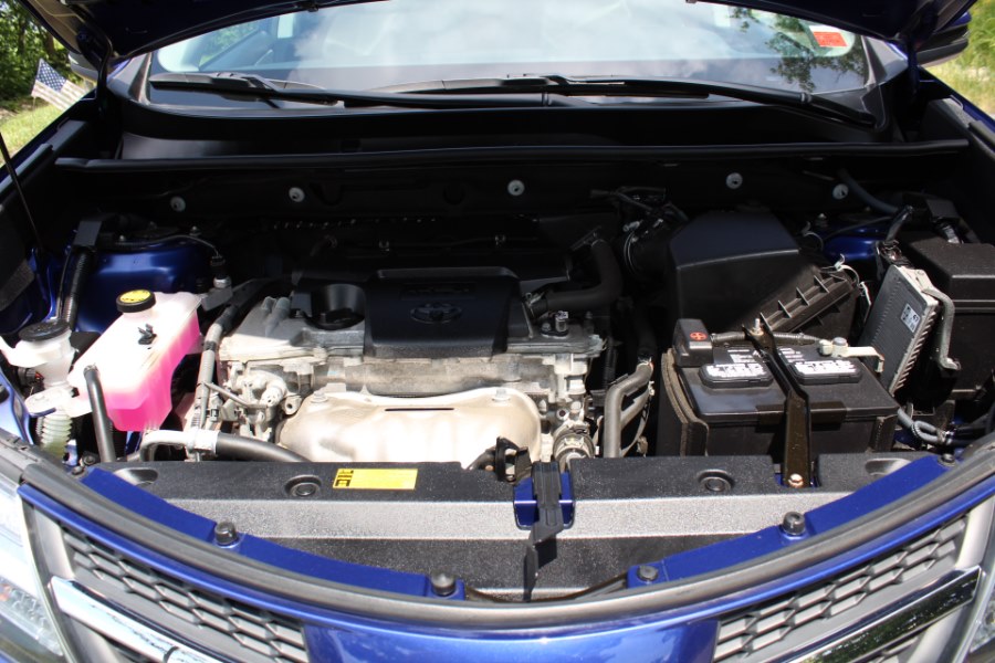 2015 Toyota RAV4 AWD 4dr XLE, available for sale in Great Neck, New York | Great Neck Car Buyers & Sellers. Great Neck, New York 2015 Toyota RAV4 AWD 4dr XLE, available for sale in Great Neck, New York | Great Neck Car Buyers & Sellers. Great Neck, New York
