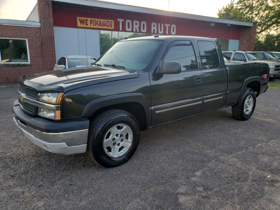 2004 Chevrolet Silverado 1500 LT 4WD Extended Cab 5.3 V8, available for sale in East Windsor, Connecticut | Toro Auto. East Windsor, Connecticut