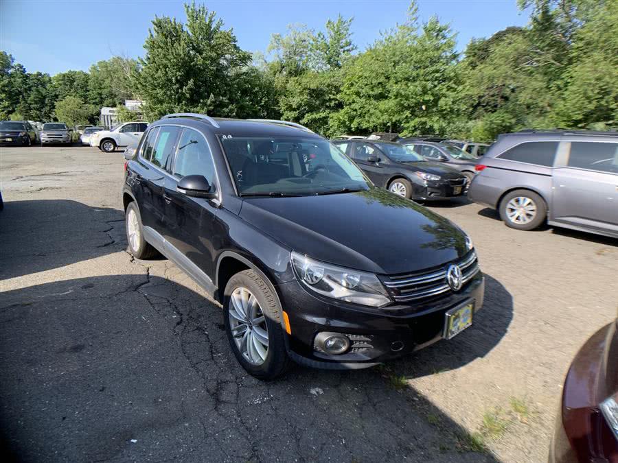 2012 Volkswagen Tiguan 4WD 4dr Auto SE w/Sunroof & Nav, available for sale in Stratford, Connecticut | Wiz Leasing Inc. Stratford, Connecticut