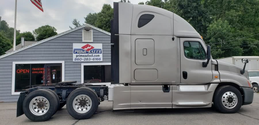 2013 Freightliner Cascadia 125, available for sale in Thomaston, CT