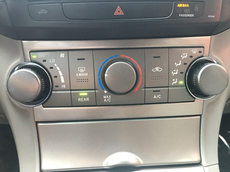 2012 Toyota Highlander 4WD 4dr V6 (Natl), available for sale in Bristol, Connecticut | Bristol Auto Center LLC. Bristol, Connecticut 2012 Toyota Highlander 4WD 4dr V6 (Natl), available for sale in Bristol, Connecticut | Bristol Auto Center LLC. Bristol, Connecticut