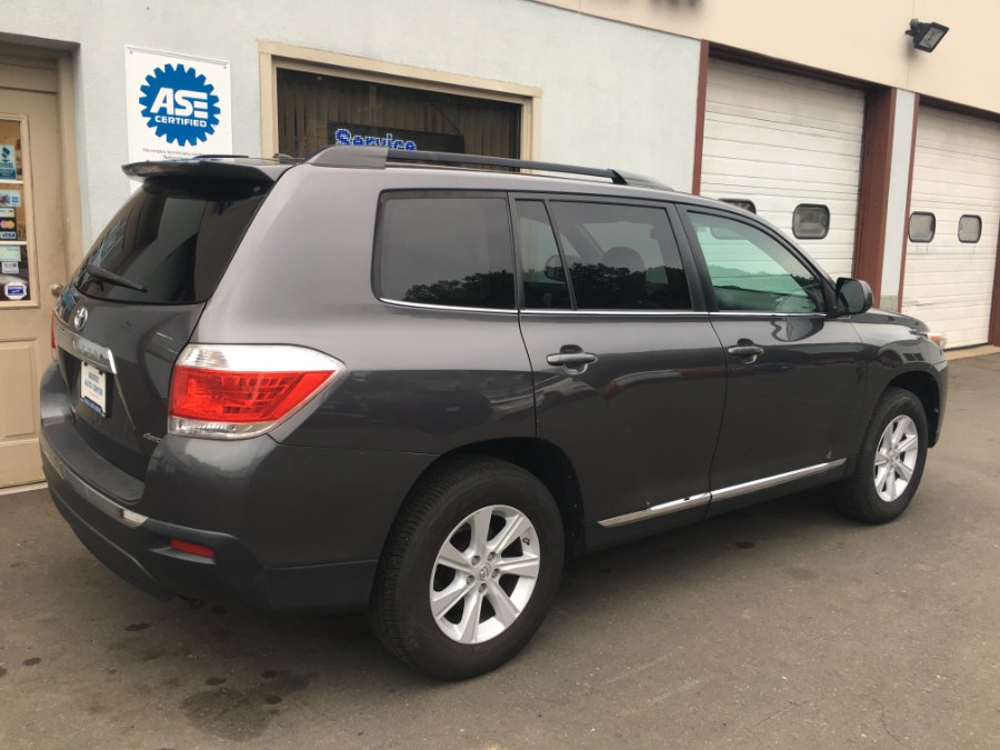 2012 Toyota Highlander 4WD 4dr V6 (Natl), available for sale in Bristol, Connecticut | Bristol Auto Center LLC. Bristol, Connecticut 2012 Toyota Highlander 4WD 4dr V6 (Natl), available for sale in Bristol, Connecticut | Bristol Auto Center LLC. Bristol, Connecticut