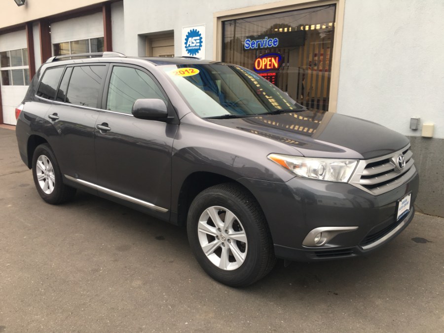 2012 Toyota Highlander 4WD 4dr V6 (Natl), available for sale in Bristol, Connecticut | Bristol Auto Center LLC. Bristol, Connecticut 2012 Toyota Highlander 4WD 4dr V6 (Natl), available for sale in Bristol, Connecticut | Bristol Auto Center LLC. Bristol, Connecticut